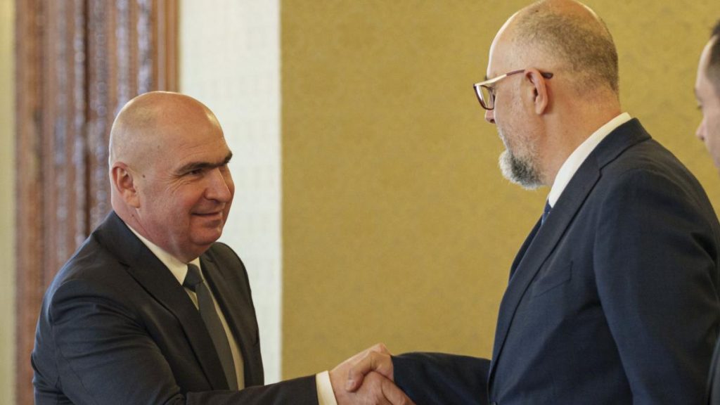 Parlamentarii PNL si UDMR nu vor vota la motiunea de cenzura iar PSD va sustine