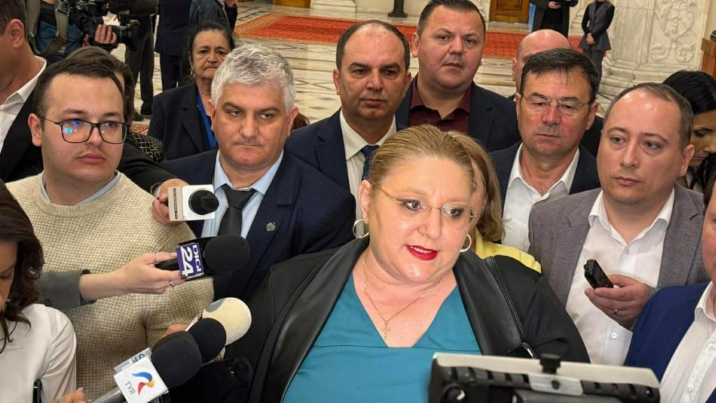 Parlamentarii SOS vor vota motiunea impotriva lui Bolojan Votul va fi deschis