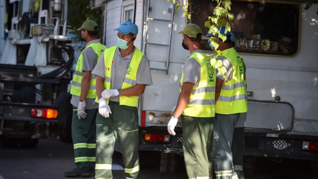 Scandalul gunoaielor din Sectorul 1: Instanța a hotărât că contractul Romprest cu Primăria expiră pe 30… Scandalul gunoaielor din Sectorul 1 Instanta a hotarat ca contractul Romprest cu Primaria expira pe 30