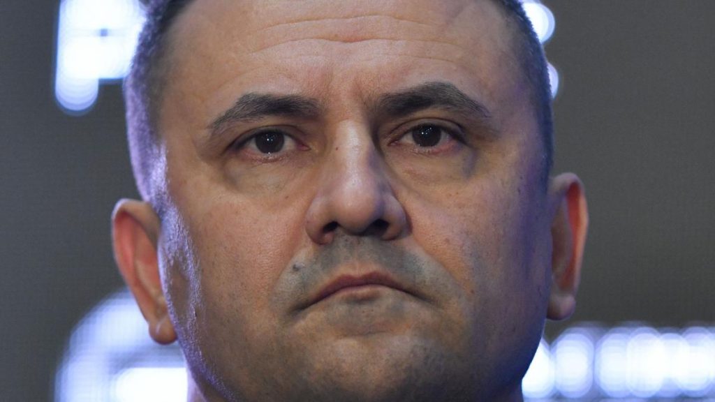 Şeful ANAF a relatat întâmplarea unui fotbalist român care conducea un Aston Martin în Italia. „Şi… Seful ANAF a relatat intamplarea unui fotbalist roman care conducea un Aston Martin in Italia