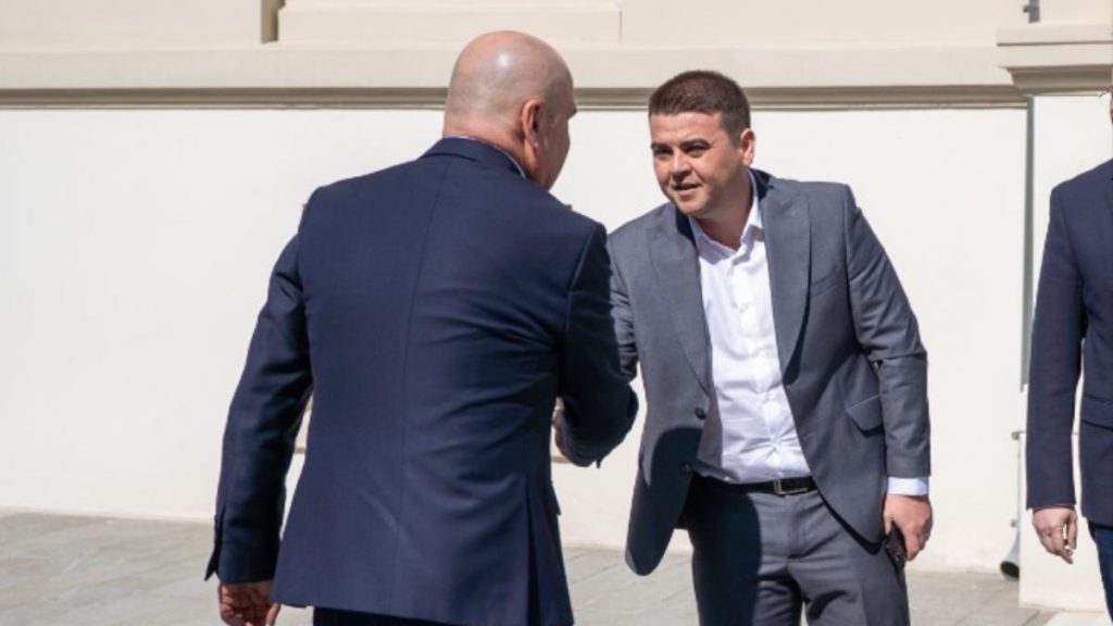 cu patru zile inainte de motiunea de cenzura un lider PSD l a primit pe bolojan la suceava culoarea