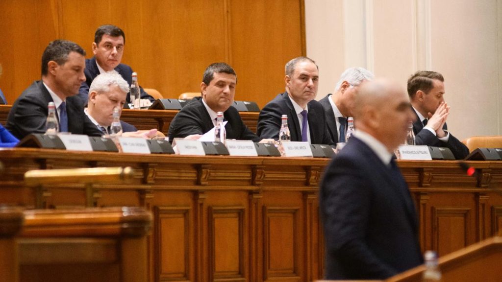 sens dupa motiunea de cenzura bolojan avea multe greseli a luat de la saraci de la mame de la