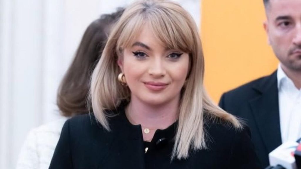 Avocata AUR Silvia Uscov a renuntat la partid Ea il acuza pe Simion ca opteaza pentru varianta