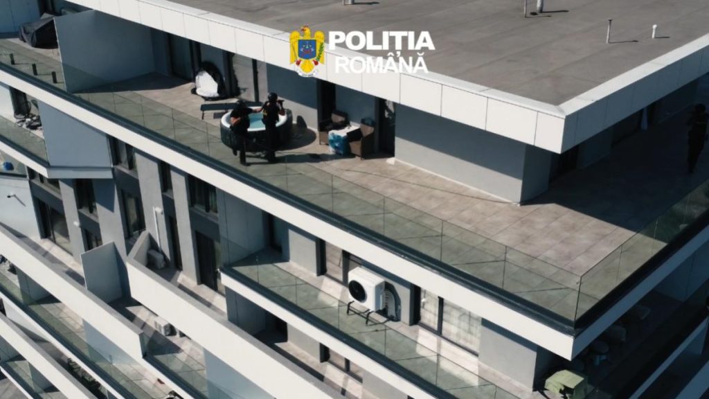 VIDEO Operatiune demna de filme Un traficant periculos a fost capturat de mascati din piscina dupa ce a