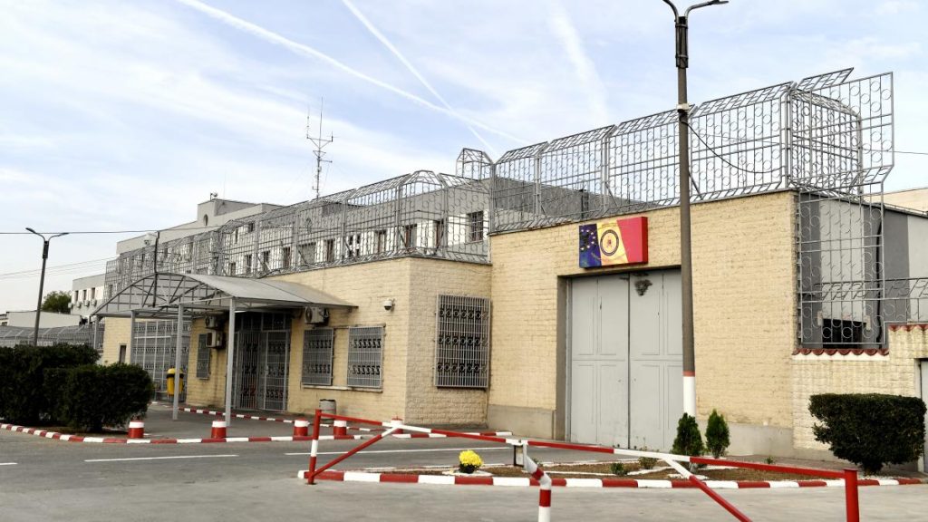Acuzaii de tortur la Penitenciarul Rahova Criminalul de la Grdina Botanic din Craiova btut cu