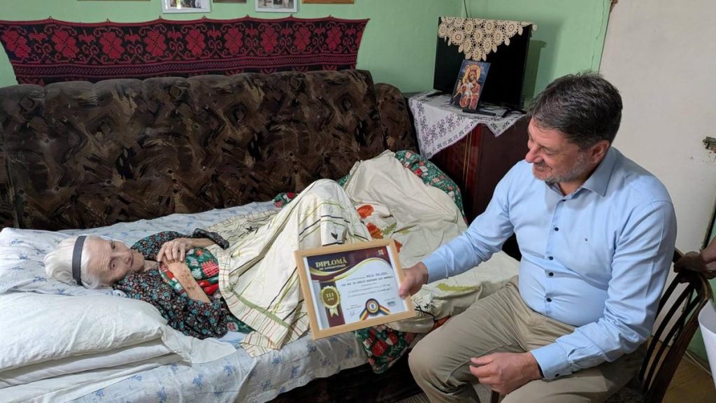 Cea mai in varsata persoana din Romania a implinit 111 ani Noja Paladia ocupa locul 124 in clasamentul