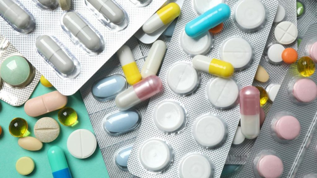 Colegiul Farmaciștilor și organizațiile din domeniu cer un mecanism previzibil pentru efectuarea plăților… Colegiul Farmacistilor si organizatiile din domeniu cer un mecanism previzibil pentru efectuarea platilor