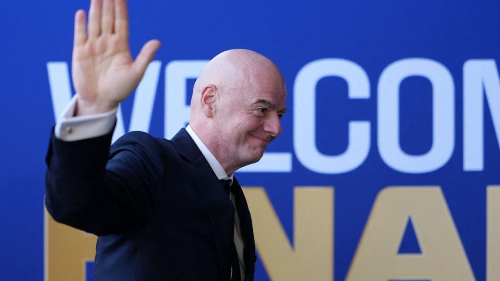 Consilierul principal al lui Infantino a demisionat de la FIFA Andy Burnham Este persoana nepotrivita