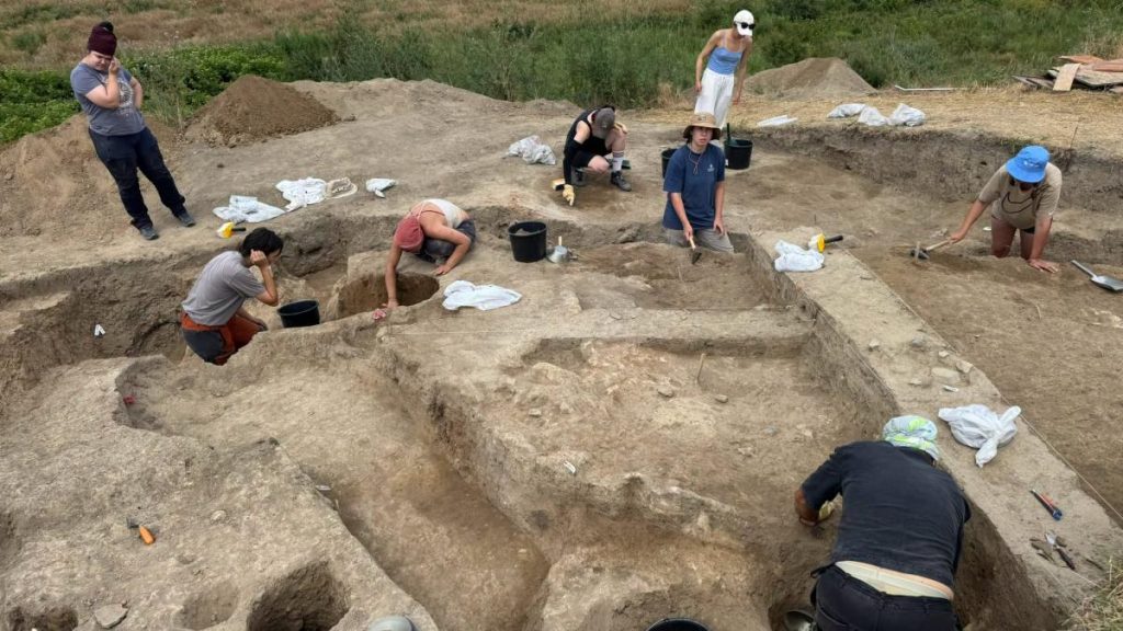 Descoperire arheologica impresionanta langa Bucuresti O locuinta veche de 6500 de ani din