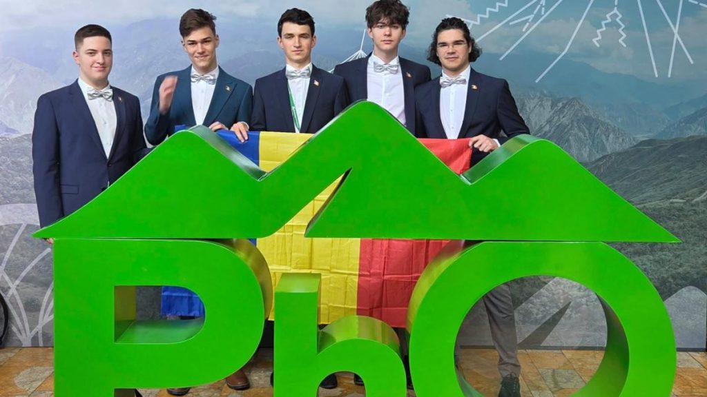 Elevii români au câștigat două medalii de aur și trei de argint la Olimpiada Internațională de… Elevii romani au castigat doua medalii de aur si trei de argint la Olimpiada Internationala de