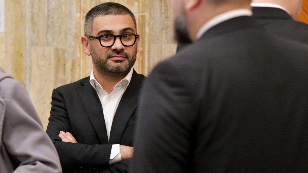 Florin Manole: „Problemele din legea salarizării sunt soluționabile. Vom elabora o lege acceptabilă, nu… Florin Manole Problemele din legea salarizarii sunt solutionabile Vom elabora o lege acceptabila nu
