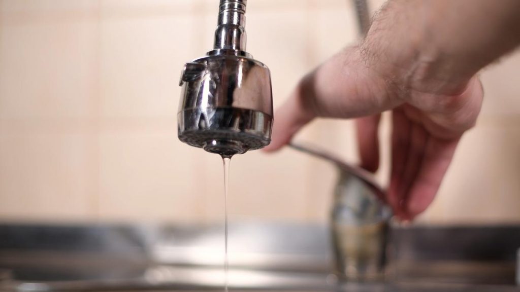 La câteva ore după vestea bună, a apărut avaria: Curtea de Argeș și alte 3 comune au rămas din nou… La cateva ore dupa vestea buna a aparut avaria Curtea de Arges si alte 3 comune au ramas din nou