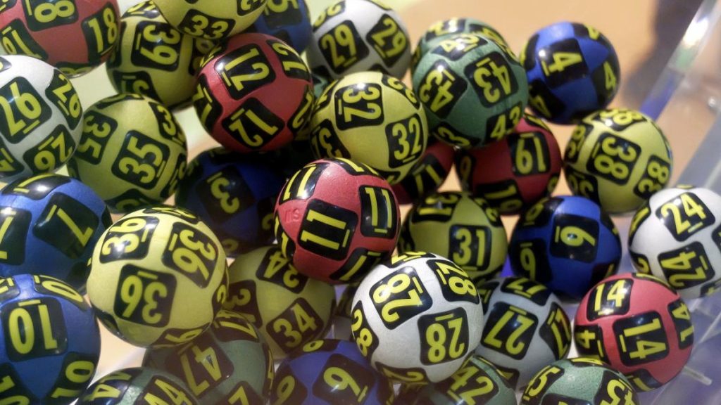 Loto 649 din joi 2 iulie numerele extrase si premiile oferite