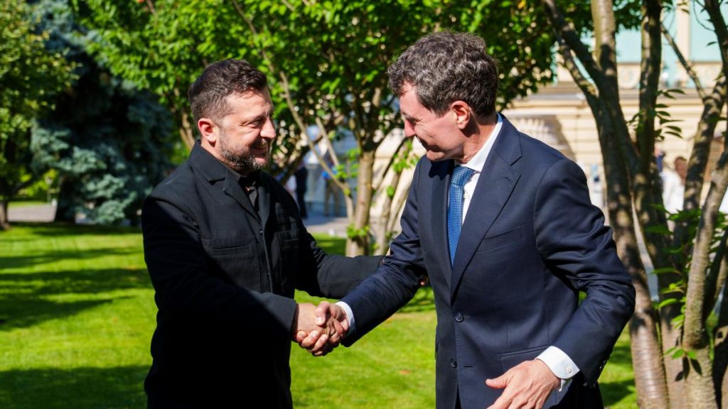Nicușor Dan, întâlnire cu Zelenski la Kiev. Ce a solicitat președintele României în legătură cu școlile… Nicusor Dan intalnire cu Zelenski la Kiev Ce a solicitat presedintele Romaniei in legatura cu scolile