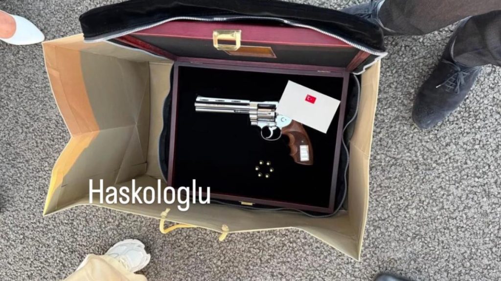 Nicusr Dan a primit un pistol Gumusay si gloante de la Erdogan Ce a facut presedintele cu arma