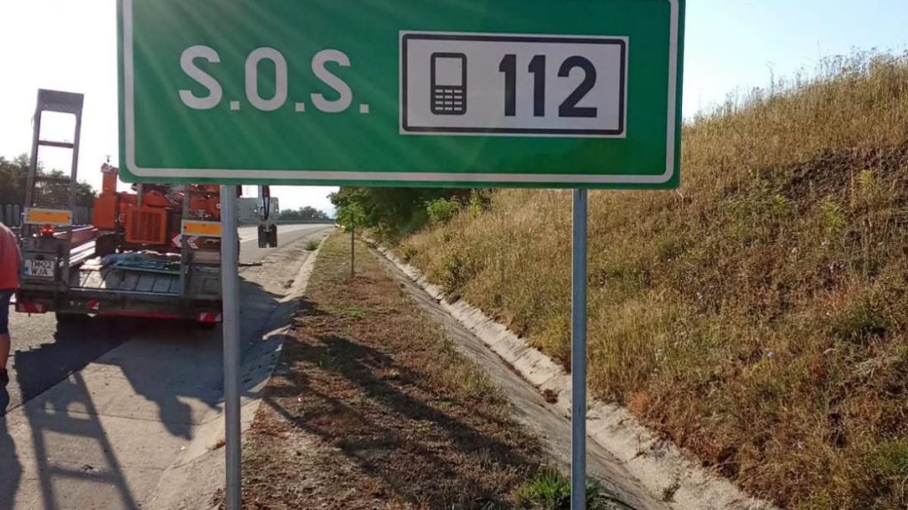 Noi panouri instalate pe A1 care le indica soferilor sa sune la 112 de pe telefonul lor in cazul in care au o