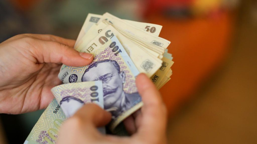 Noua lege a salarizarii Cine beneficiaza de compensatii salariale Spor dublu pentru