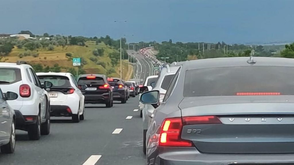 O persoana a decedat iar alte trei au fost ranite intr un accident de circulatie pe A2 in directia catre mare