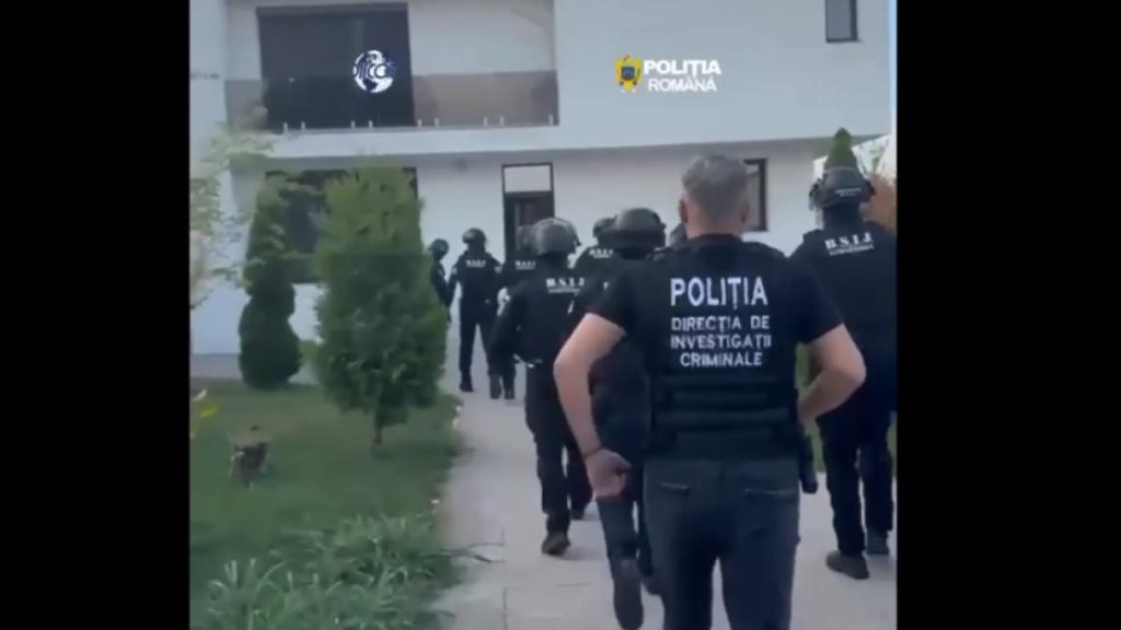 Perchezitii la cea mai periculoasa grupare infractionala din Braila Membrii clanului Buricea sunt