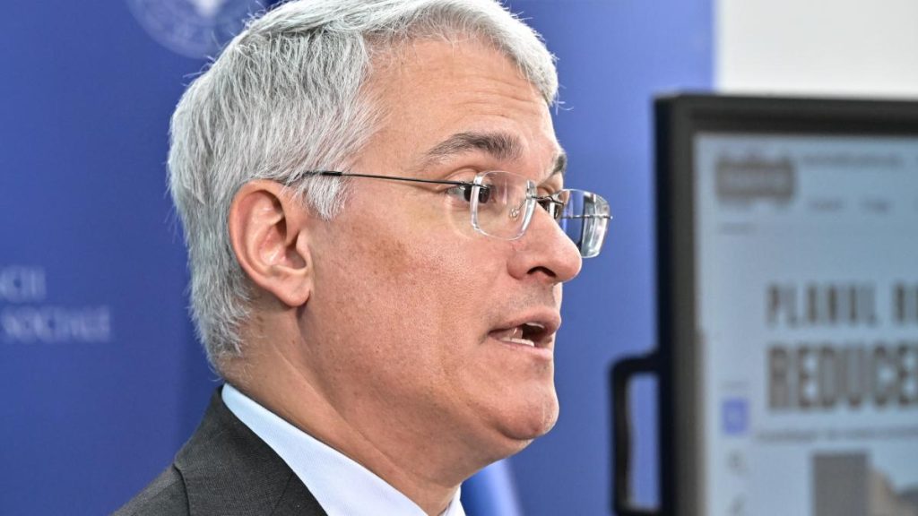 Pislariu anunta ca va trimite controale saptamanale in centrele unde au fost relocate persoanele