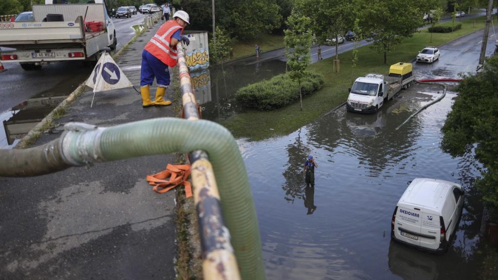 Ultima furtuna care a lovit Capitala este doar inceputul Bucurestiul ar avea nevoie de 20 de ani pentru a
