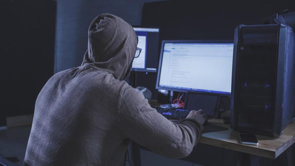 Un hacker a pus în vânzare pe Internet datele furate de la Agenția Națională de Cadastru. Atacatorul afirmă… Un hacker a pus in vanzare pe Internet datele furate de la Agentia Nationala de Cadastru Atacatorul afirma