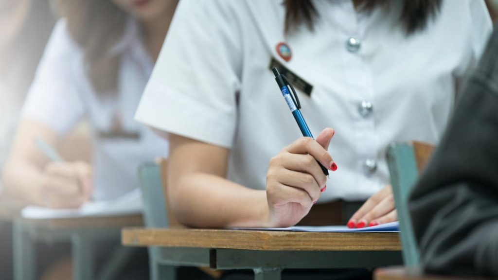 Bacalaureat 2026 sesiunea de toamna Candidatii vor sustine luni evaluarea competentelor lingvistice Regulile