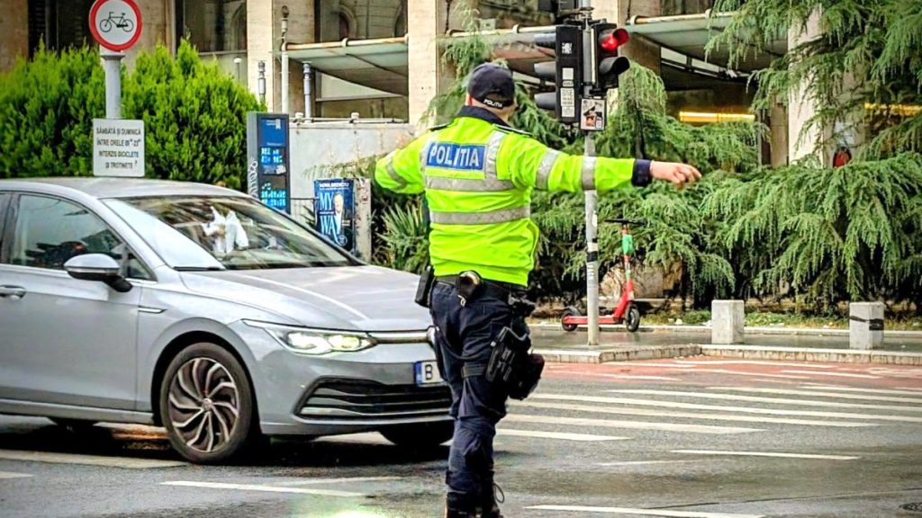 Blocaj de trafic in Bucuresti soseaua s a prabusit in zona bulevardului Eroilor