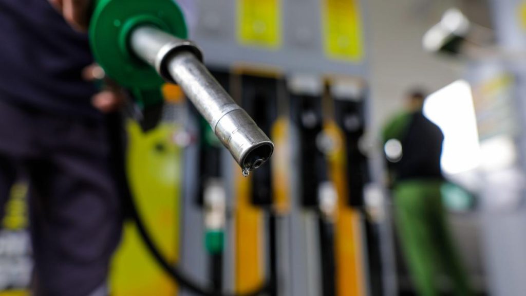 Consiliul Concurenței are „suspiciuni” legate de creșterea prețului carburanților. Chirițoiu:… Consiliul Concurentei are suspiciuni legatede cresterea pretului carburanilor Chiritoiu