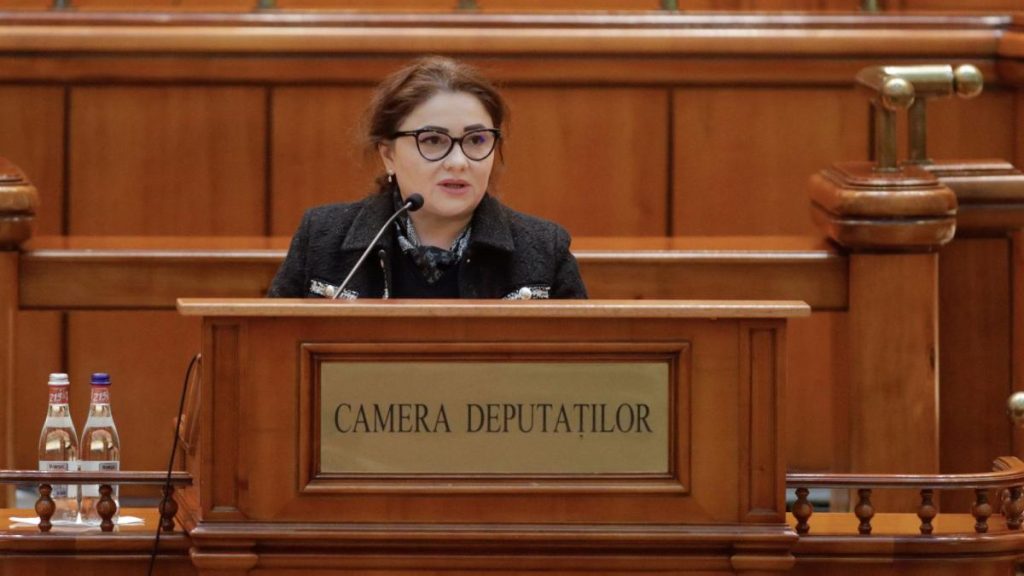 Cristina Trăilă, urmărită penal în cazul lui Fănel Bogos, a demisionat din funcția de Secretar General Adjunct al Guvernului. Cristina Traila urmarita penal in cazul lui Fanel Bogos a demisionat din functia de Secretar General Adjunct al Guvernului
