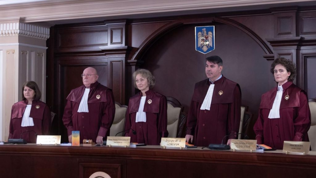 Cum justifică CCR neconstituționalitatea sintagmei „persoana care are relații asemănătoare acelora dintre soți” din Legea ANI Cum justifica CCR neconstitutionalitatea sintagmei persoana care are relaii asemntoare acelora dintre soi din Legea ANI