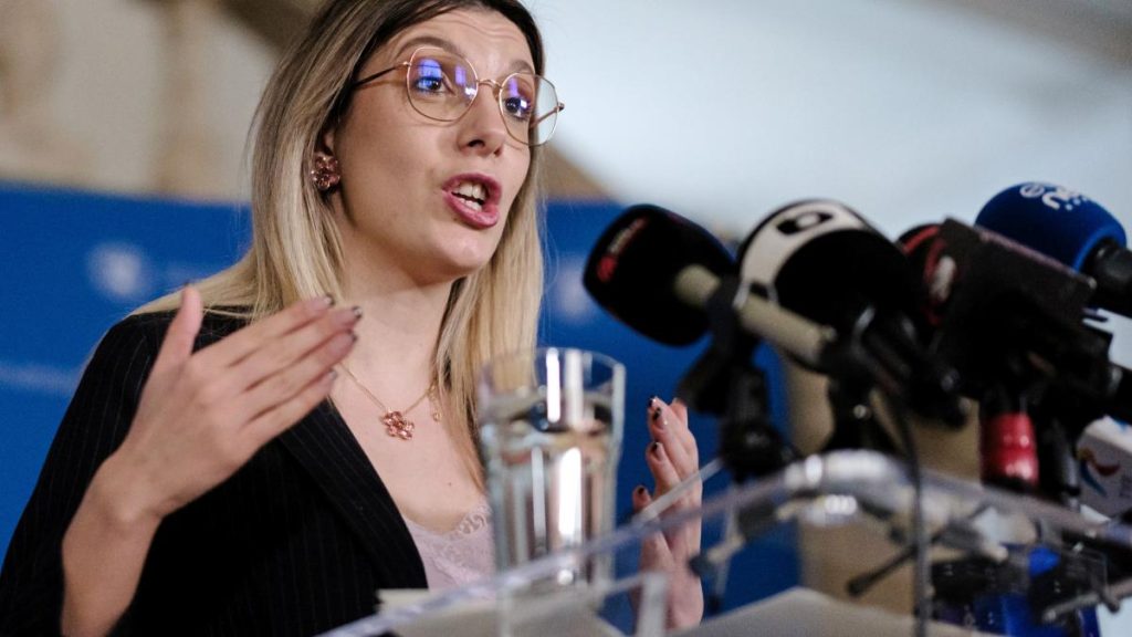 Diana Buzoianu acuza Romsilva de implementarea premierei colective Ce declare Regia despre noul Contract Colectiv de Munca