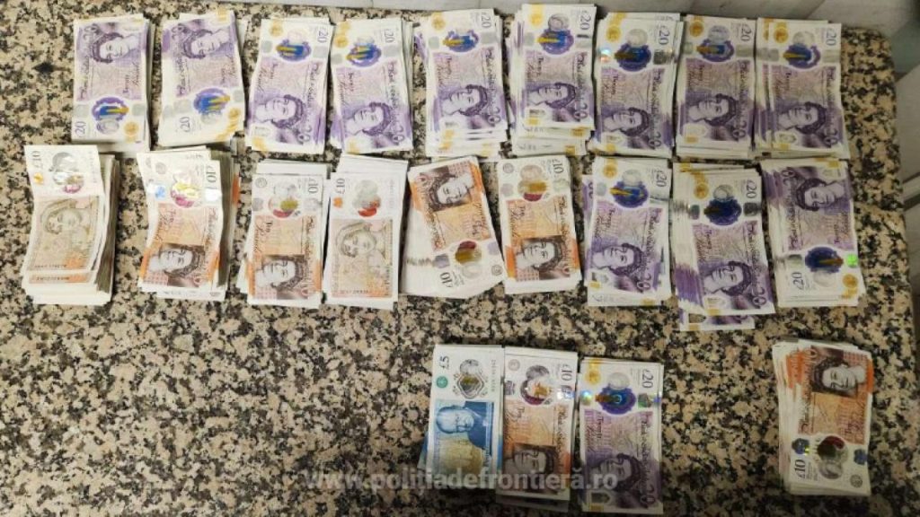 Doi romani au sosit pe Aeroportul Otopeni cu o avere in bagaj dar au pierdut o Cei doi veneau din Marea Britanie