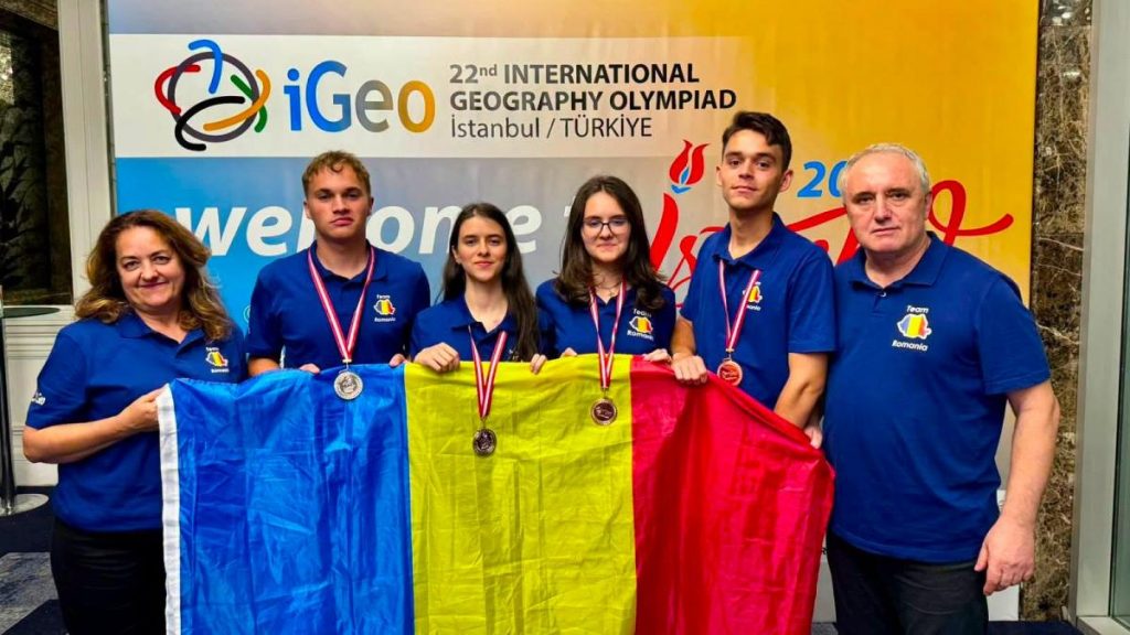 Elevii români au câștigat două medalii de argint și două medalii de bronz la Olimpiada Internațională de Geografie de la Istanbul. Elevii romani au castigat doua medalii de argint si doua medalii de bronz la Olimpiada Internationala de Geografie de la Istanbul