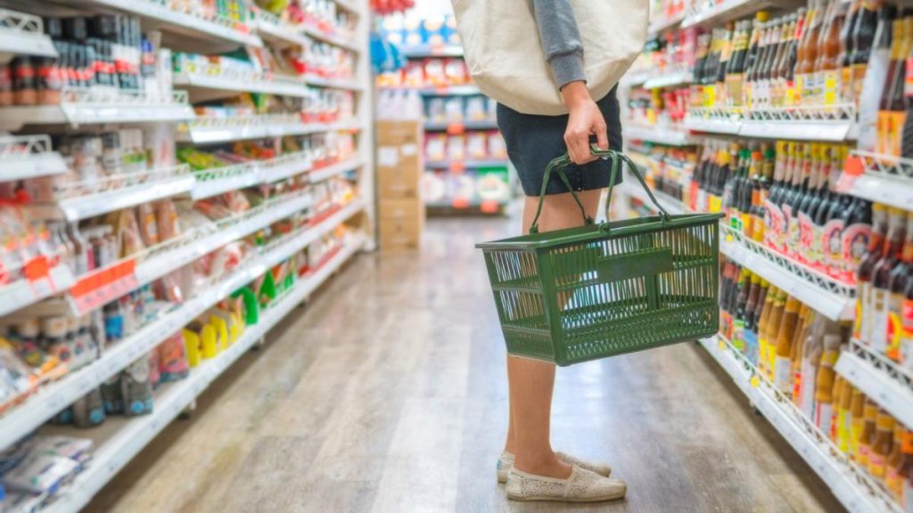 Marii retaileri din Romania raspund cerintelor lui Bolojan in contextul crizei energetice Ce urmeaza