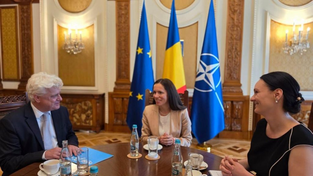 Mirabela Grădinaru a avut o întâlnire cu conducerea UNICEF: „Modul în care ne îngrijim de copii astăzi va modela societatea de mâine” Mirabela Grdinaru a avut o ntlnire cu conducerea UNICEF Modul n care ne ngrijim de copii astzi va modela societatea de mine