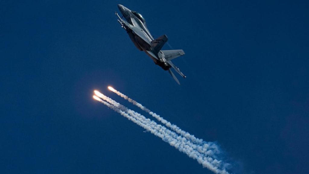 O dronă care a pătruns în spațiul aerian al României a fost doborâtă de un avion NATO lângă Galați. O drona care a patruns in spatiul aerian al Romaniei a fost doborata de un avion NATO langa Galati