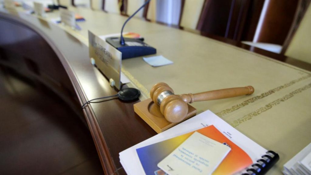 Peste 120 de persoane sunt afectate de amendamentul Fritz din Legea ANI