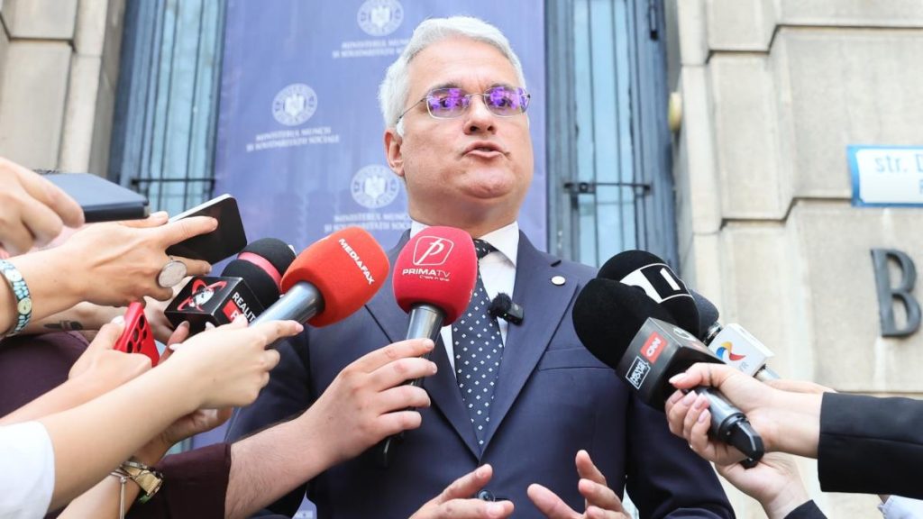 Pîslaru răspunde protestatarilor care i-au solicitat majorarea salariului minim: „Nu avem nicio referință care să ne permită să luăm decizii” Pislaru raspunde protestatarilor care iau solicitat majorarea salariului minim Nu avem nicio referinta care sa ne permita sa luam decizii