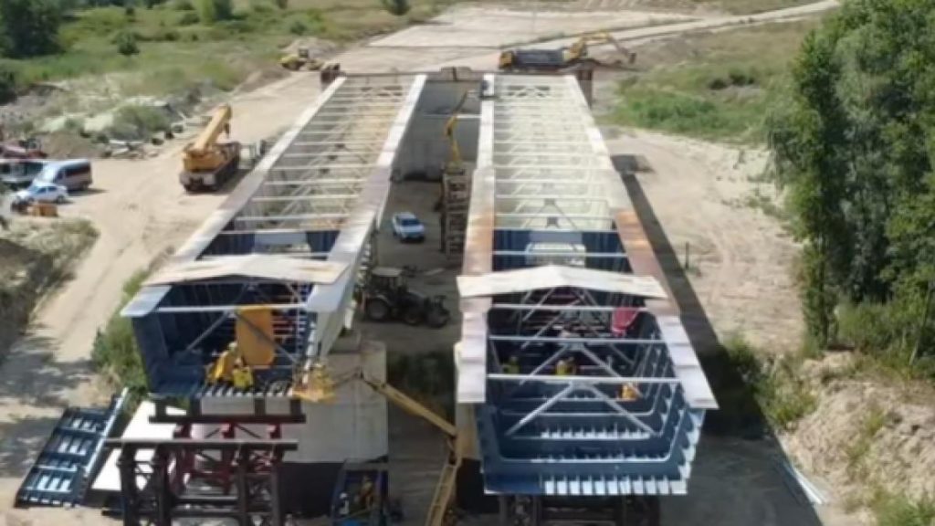 Progres semnificativ pe Autostrada Unirii A8: Podul peste Prut, care va conecta România de Republica Moldova, a atins 55% din realizare. Progres semnificativ pe Autostrada Unirii A8 Podul peste Prut care va conecta Romania de Republica Moldova a atins 55 din realizare