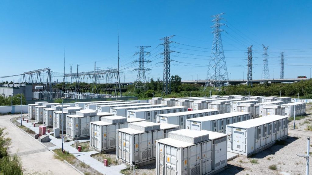 Romania isi propune sa imbunatateasca capacitatea de stocare a energiei in baterii Bolojan anunta doua