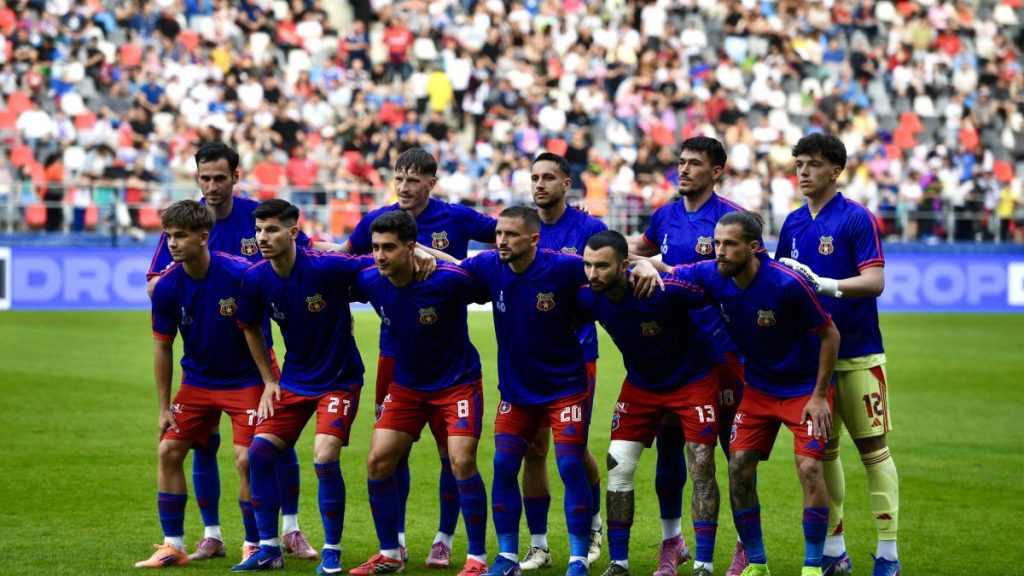 Scandal legat de bugetul CSA Steaua. După demisia lui Oprița, MApN anunță că a restituit clubului „o mare parte” din fondurile reduse. Scandal legat de bugetul CSA Steaua Dupa demisia lui Oprita MApN anunta ca a restituit clubului o mare parte din fondurile reduse
