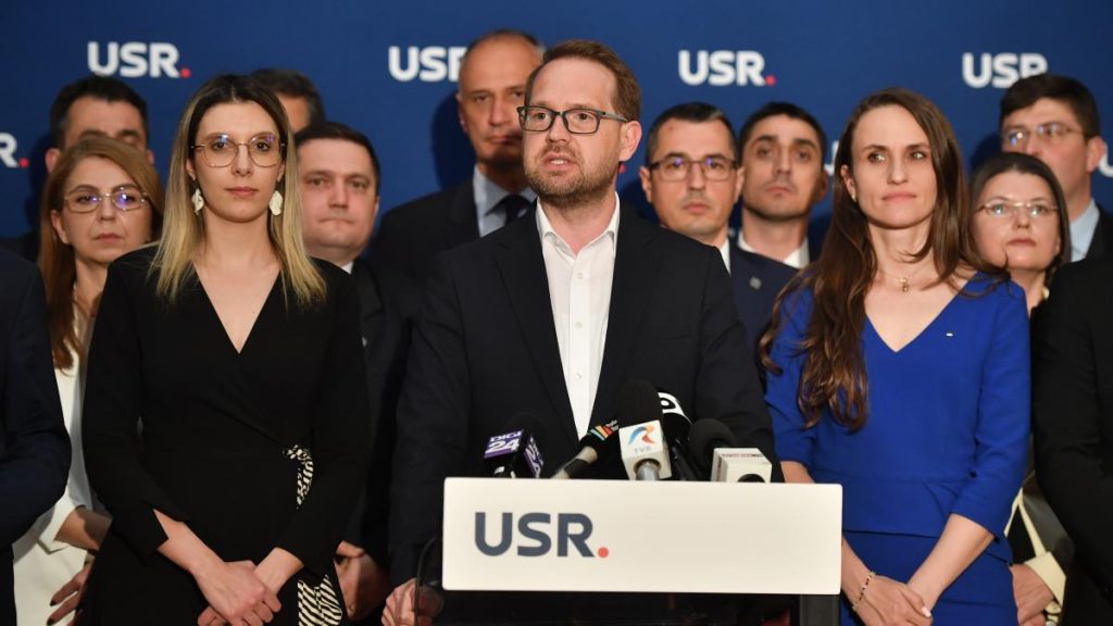 USR il reconfirm pe Dominic Fritz n fruntea partidului n urma scandalului Legii ANI Decizia CCR nu ne poate influena votul