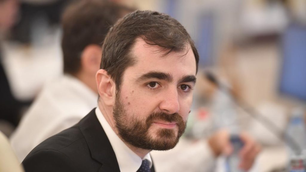 Un fost ministru roman devine membru al Guvernului Republicii Moldova Claudiu Nasui va ocupa functia de ministru al Economiei Renunt la mandatul de deputat