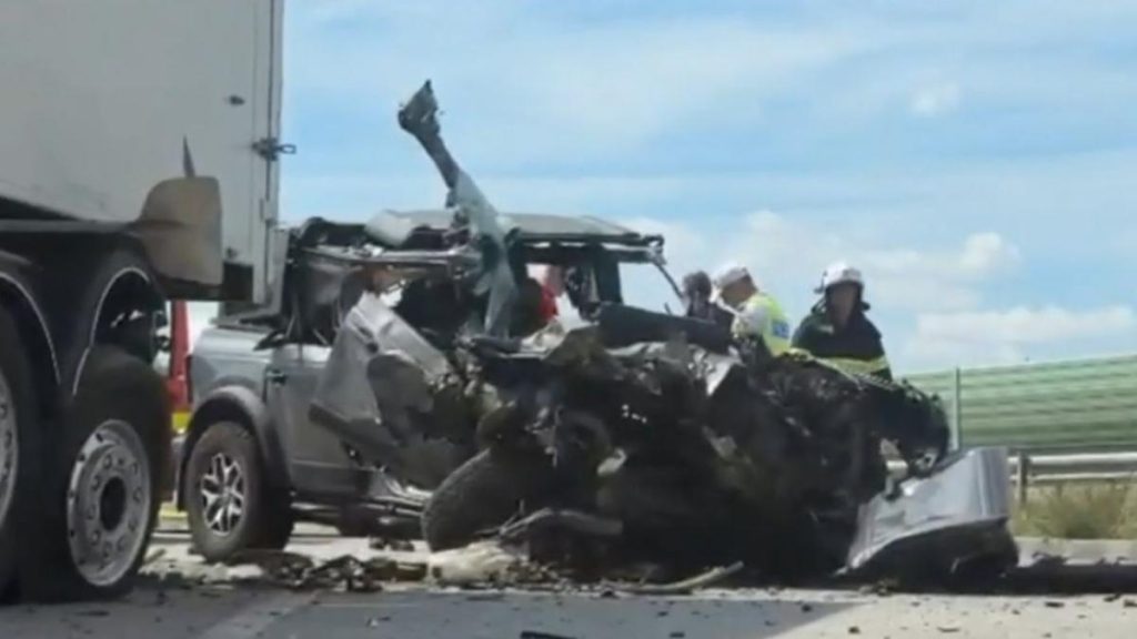 Un sofer a decedat decapitat dupa ce a intrat cu masina sub remorca unui TIR la Timisiora Martorii Nu a incercat sa evite impactul