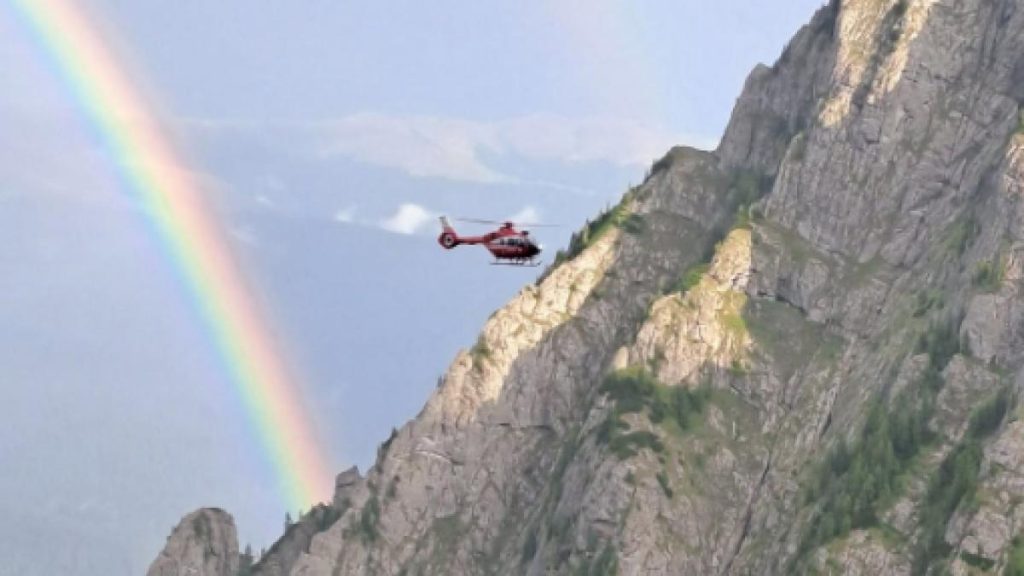 salvamontisti germani recuperati cu elicopterul din bucegi ne au spus ca nu credeau ca este posibil