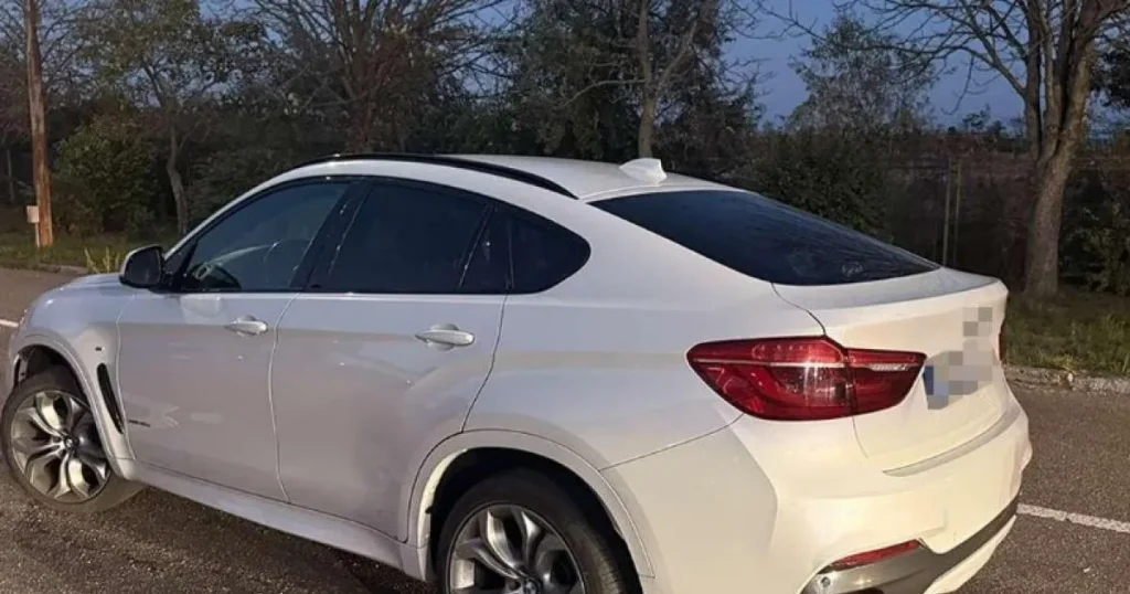 BMW X6 de 35.000 de euro, confiscat la Vama Albița. Mașina ar fi fost furată din Slovacia BMW X6 de 35.000 de euro, confiscat la Vama Albița. Mașina ar fi fost furată din Slovacia