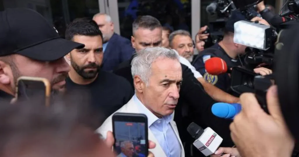 Călin Georgescu, la CAB. Instanța decide dacă rămâne liber în dosarul de înșelăciune Călin Georgescu, la CAB. Instanța decide dacă rămâne liber în dosarul de înșelăciune