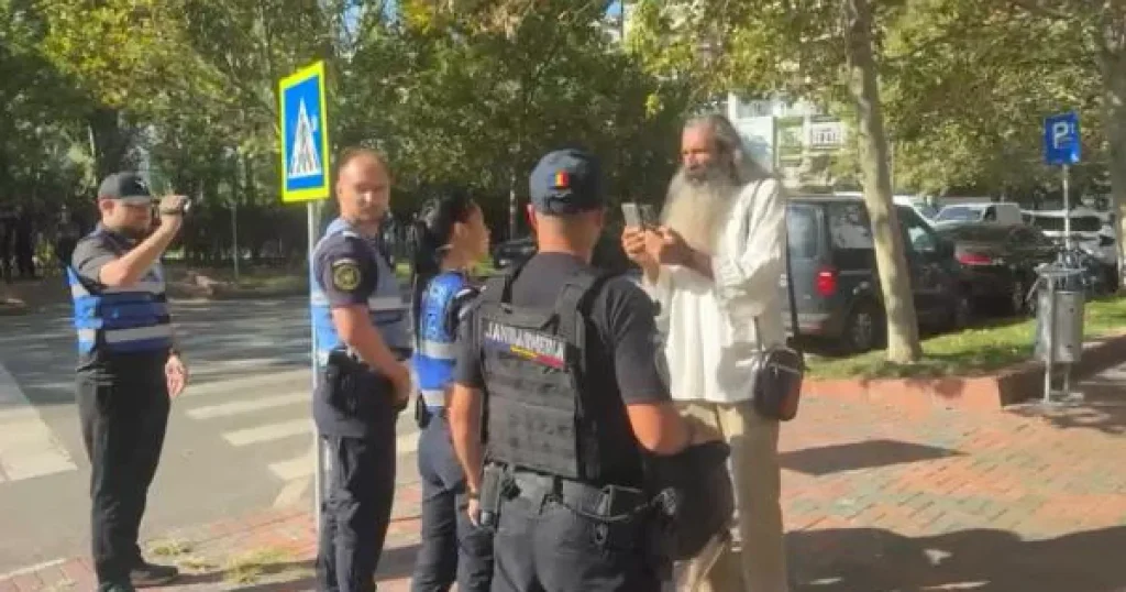 Dosar CNSAS: Cum se turnau securiștii pentru mobilă și covoare din casele naționalizate
