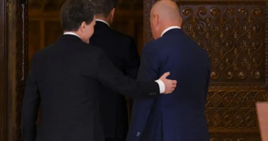 Kelemen Hunor: Nicușor Dan trebuie să facă o nouă desemnare dacă Mureșan cade la vot Kelemen Hunor: Nicușor Dan trebuie să facă o nouă desemnare dacă Mureșan cade la vot